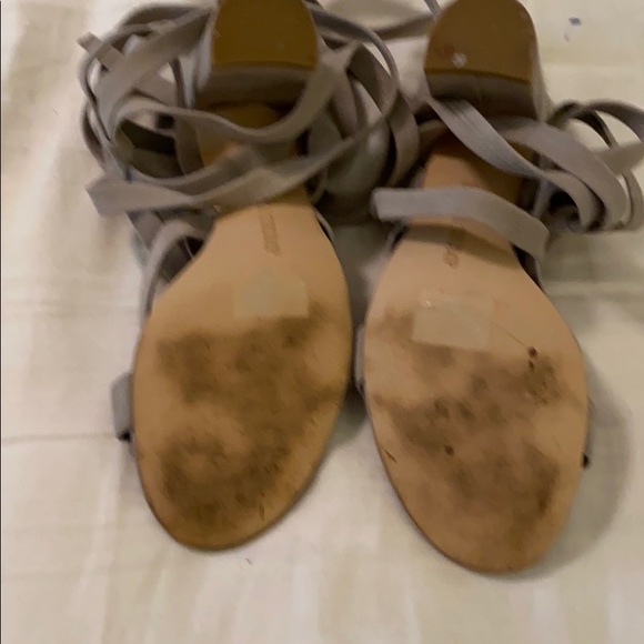 Grey shoes size 8 - Picture 2 of 3